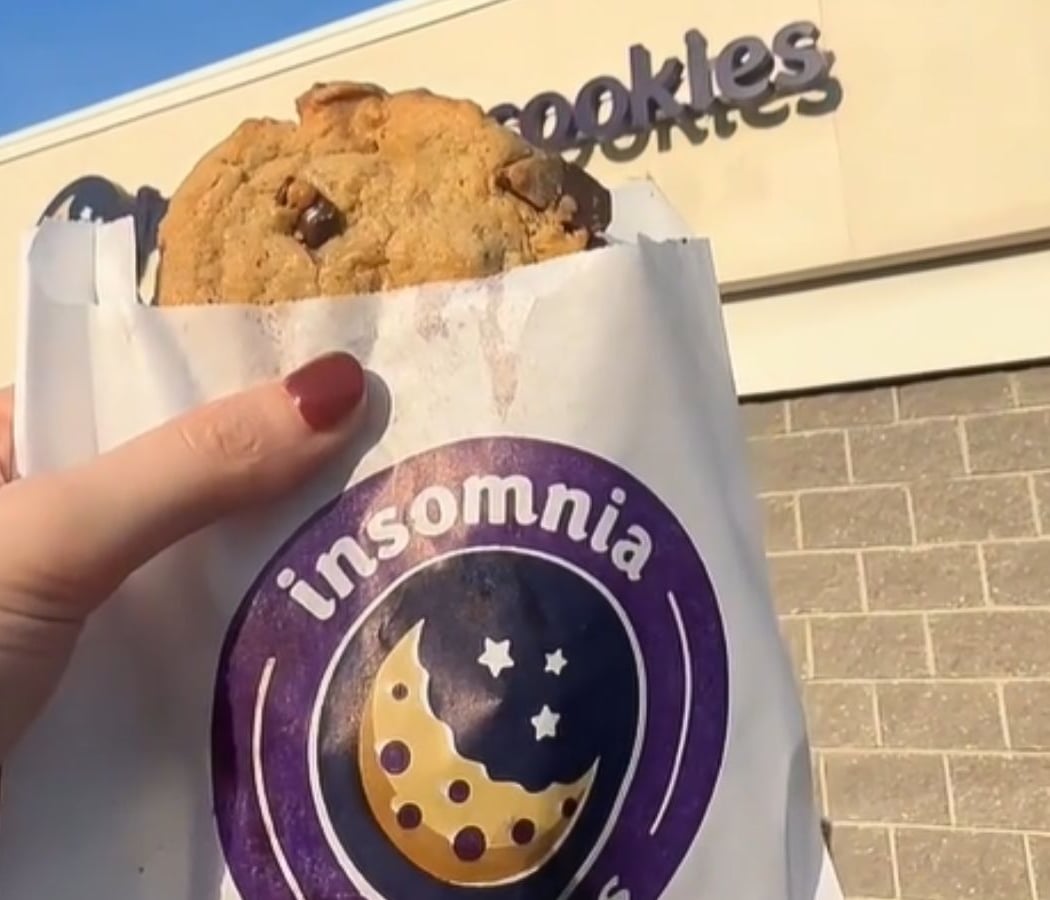 Insomnia Cookies 1